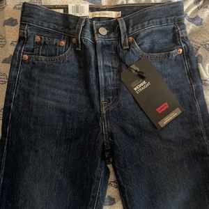 Levi’s Wedgie Straight Jean